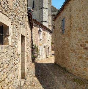 france/occitanie/martel/rue-de-l-eglise