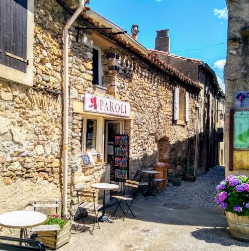 france/occitanie/minerve/rue-des-martyrs