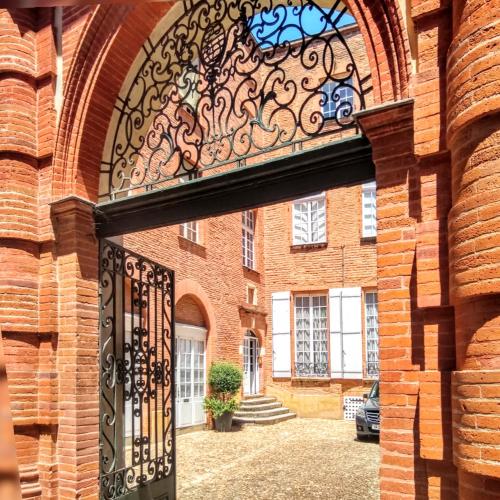 france/occitanie/montauban/hotel-lefranc-de-pompignan