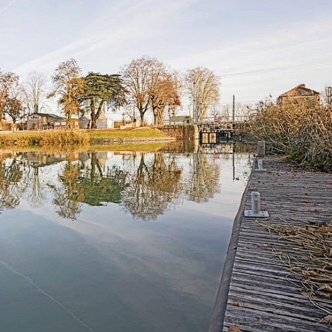 france/occitanie/montauban/port-canal