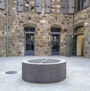 france/occitanie/mur-de-barrez/hotel-de-mandilhac
