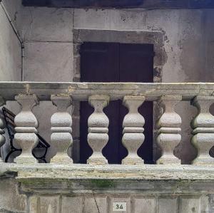 france/occitanie/mur-de-barrez/maison-fualdes