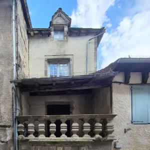 france/occitanie/mur-de-barrez/maison-fualdes