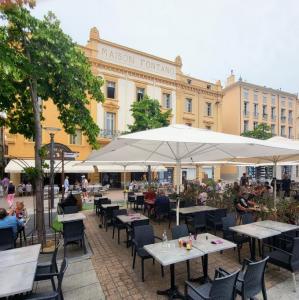 france/occitanie/perpignan/place-de-la-republique