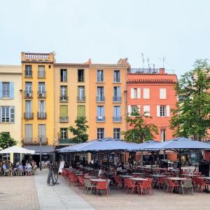 france/occitanie/perpignan/place-de-la-republique