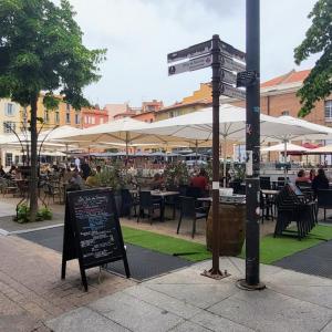 france/occitanie/perpignan/place-de-la-republique