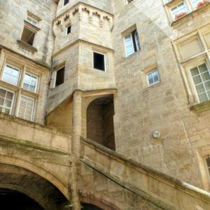 france/occitanie/pezenas/hotel-carrion-nizas