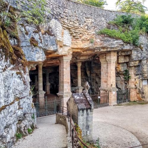 france/occitanie/rocamadour/grotte-du-saint-sepulcre