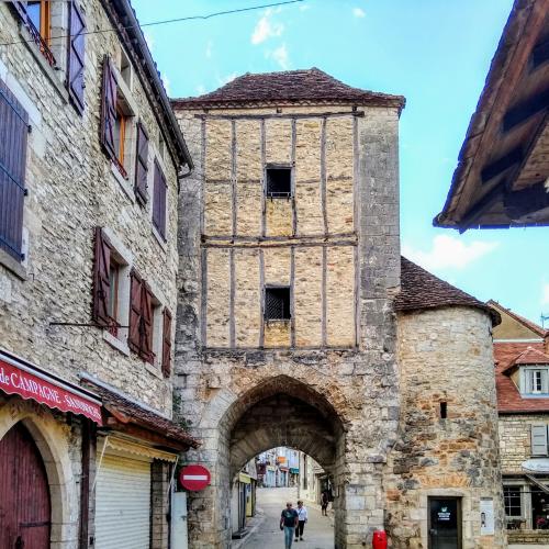 france/occitanie/rocamadour/porte-salmon