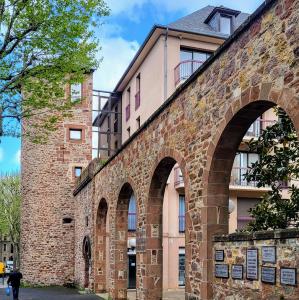 france/occitanie/rodez/tour-raynalde