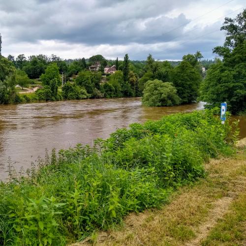 france/occitanie/saint-cirq-lapopie/chemin-de-halage