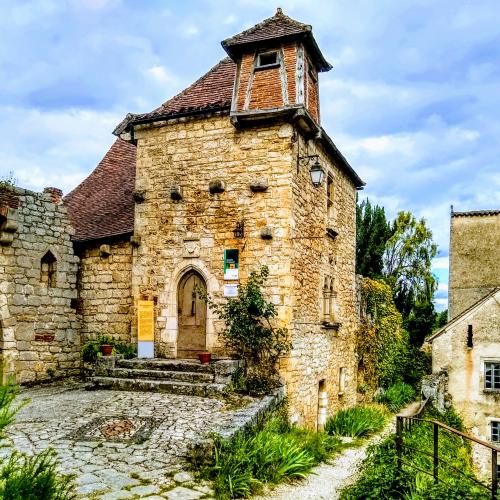 france/occitanie/saint-cirq-lapopie/musee-departemental-rignault