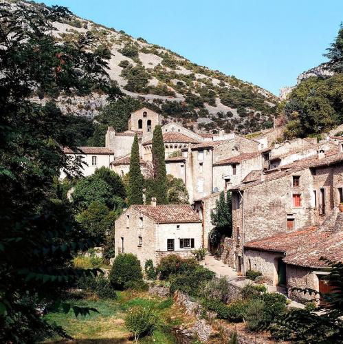 france/occitanie/saint-guilhem-le-desert