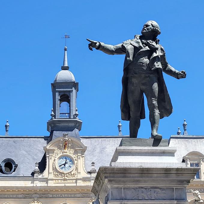 france/occitanie/tarbes/place-jean-jaures