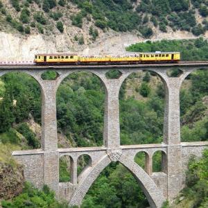france/occitanie/train-jaune-de-la-cerdagne