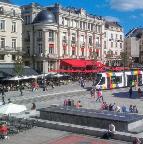 france/pays-de-la-loire/angers/place-du-ralliement