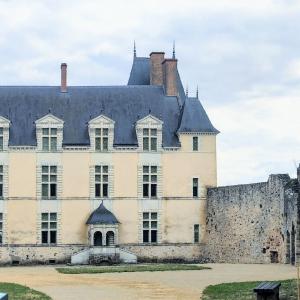 france/pays-de-la-loire/sainte-suzanne-et-chammes