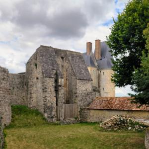 france/pays-de-la-loire/sainte-suzanne-et-chammes/chateau