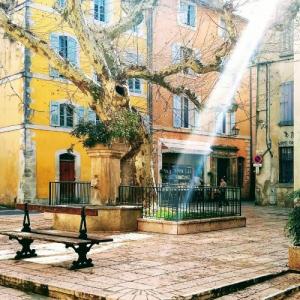 france/provence-alpes-cote-d-azur/apt/place-du-septier