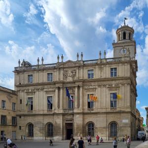 france/provence-alpes-cote-d-azur/arles/mairie