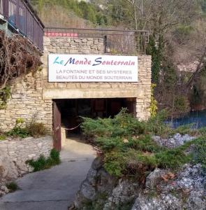 france/provence-alpes-cote-d-azur/fontaine-de-vaucluse/ecomusee-du-monde-souterrain