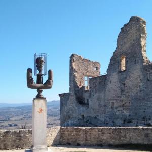 france/provence-alpes-cote-d-azur/lacoste