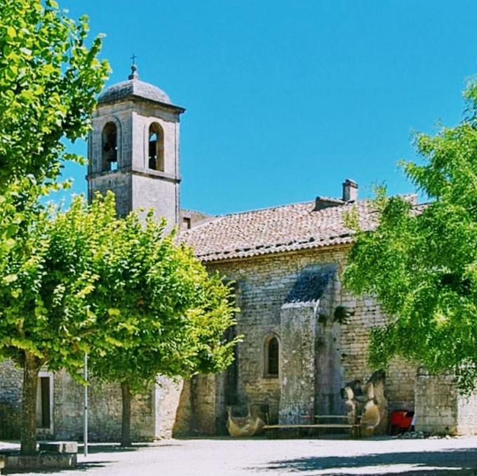 france/provence-alpes-cote-d-azur/lacoste/eglise-saint-trophime