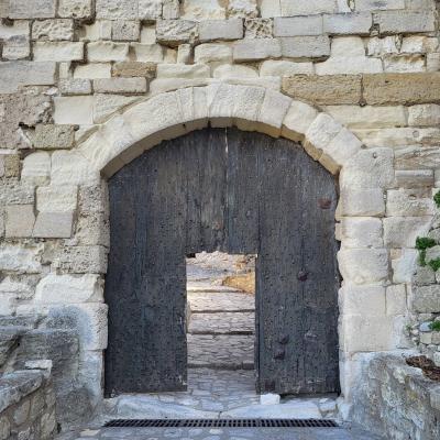 france/provence-alpes-cote-d-azur/les-baux-de-provence/porte-eyguieres