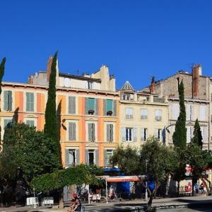 france/provence-alpes-cote-d-azur/marseille/cours-julien