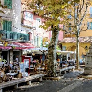 france/provence-alpes-cote-d-azur/menton/place-aux-herbes