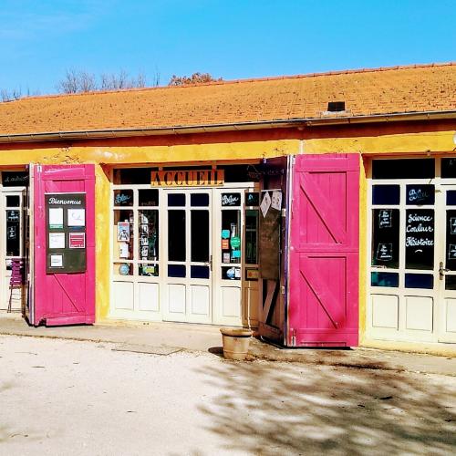 france/provence-alpes-cote-d-azur/roussillon/conservatoire-des-ocres-et-de-la-couleur
