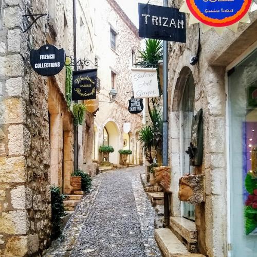 france/provence-alpes-cote-d-azur/saint-paul-de-vence/rue-grande