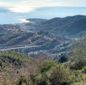 france/provence-alpes-cote-d-azur/sainte-agnes/sentier-de-la-rocaille