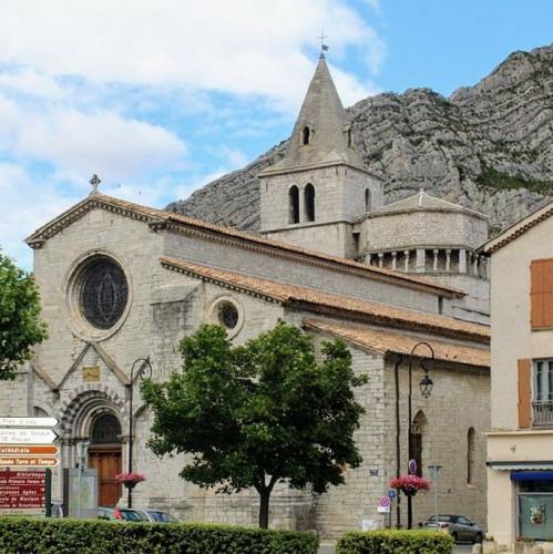 france/provence-alpes-cote-d-azur/sisteron/cathedrale-notre-dame