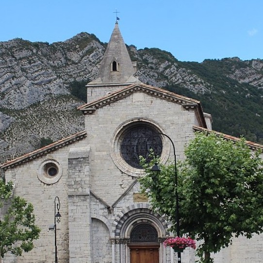 france/provence-alpes-cote-d-azur/sisteron/cathedrale-notre-dame