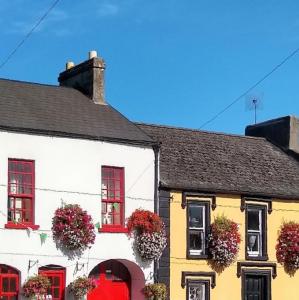 ireland/adare/main-street