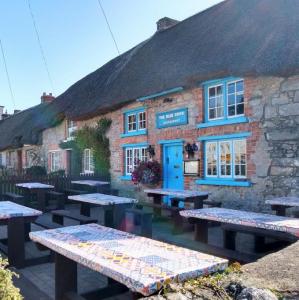 ireland/adare/thatched-cottages