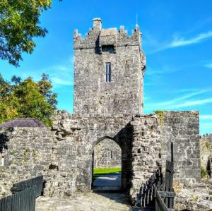 ireland/aughnanure-castle