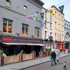 ireland/cork/oliver-plunkett-street