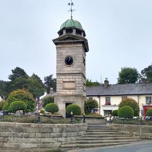 ireland/enniskerry/clock-tower