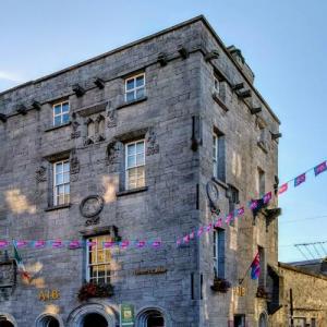 ireland/galway/lynch-s-castle