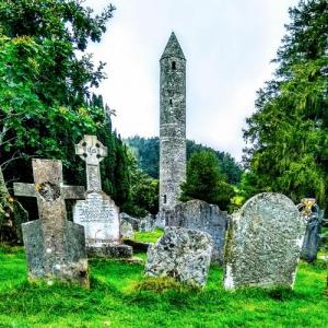 ireland/glendalough/round-tower