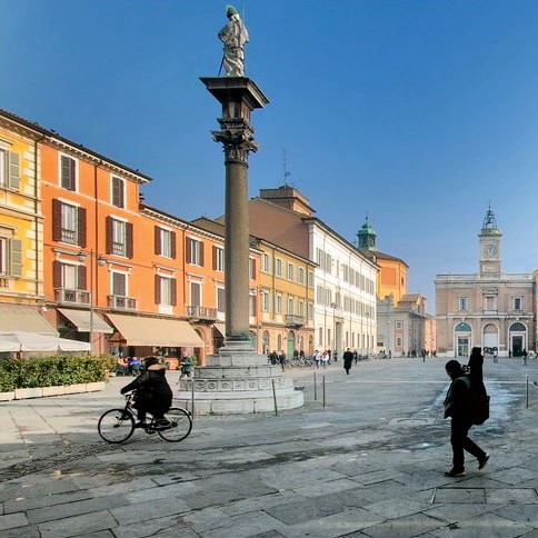 italia/ravenna/piazza-del-popolo