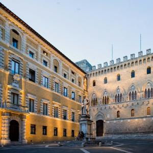 italia/siena/piazza-salimbeni