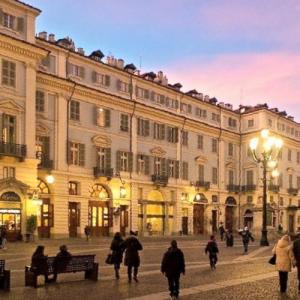 italia/torino/piazza-carignano