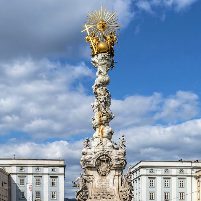 osterreich/linz/hauptplatz-dreifaltigkeitssaule