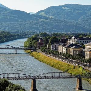 osterreich/salzburg/ufer-der-salzach