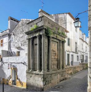 portugal/evora/caixa-de-agua-da-rua-nova