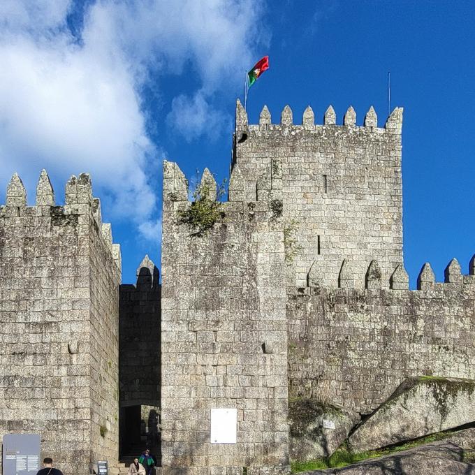 portugal/guimaraes/castelo