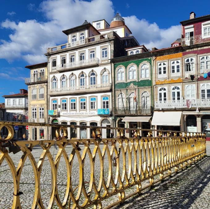 portugal/guimaraes/largo-do-toural